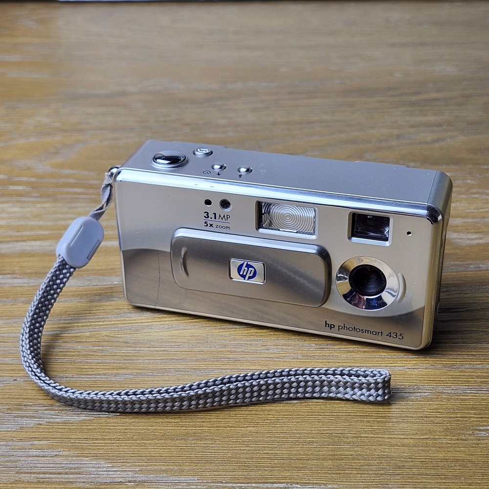HP Photosmart‎ 435 Digital Camera Silver 3.1MP 5x Zoom PARTS ONLY - UNTESTED